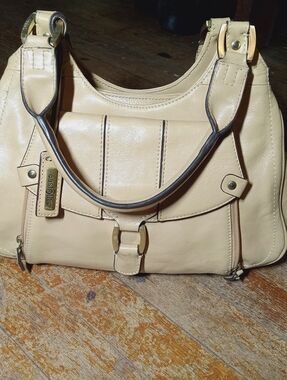 Cream Leather Shoulder Bag Metal Hardware Quiet Luxury East 5TH